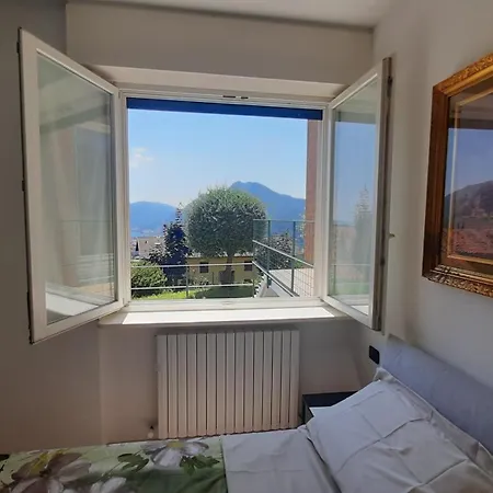 Villa Sara - View, Garden & Private Parking