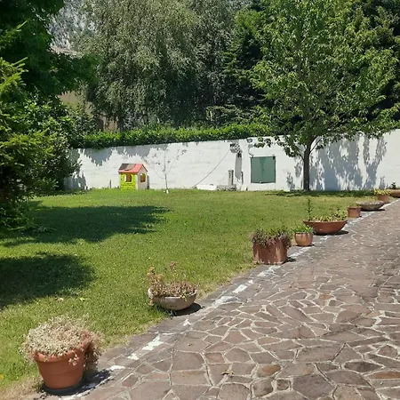 Sara - View, Garden & Private Parking Villa Lecco