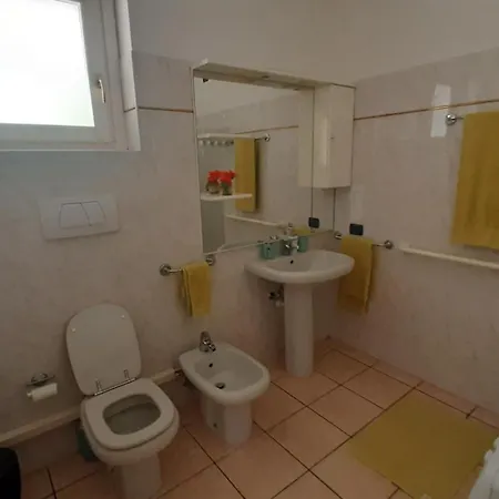 Villa Sara - View, Garden & Private Parking *