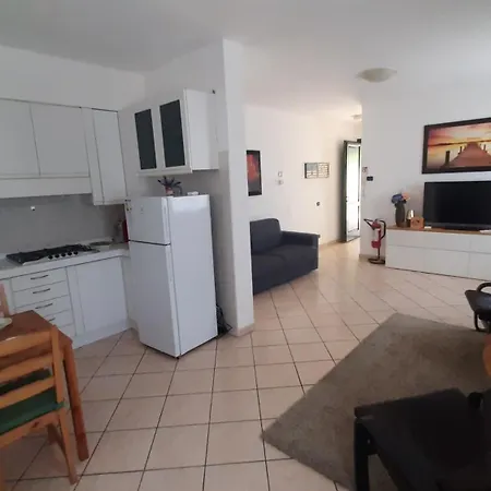 Sara - View, Garden & Private Parking *