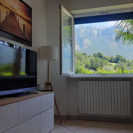 Villa Sara - View, Garden & Private Parking