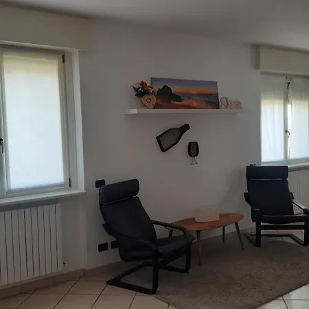 Villa Sara - View, Garden & Private Parking *