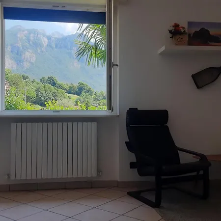 Villa Sara - View, Garden & Private Parking