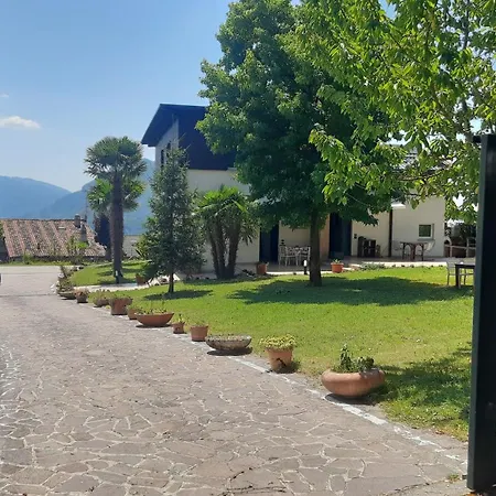 Sara - View, Garden & Private Parking *