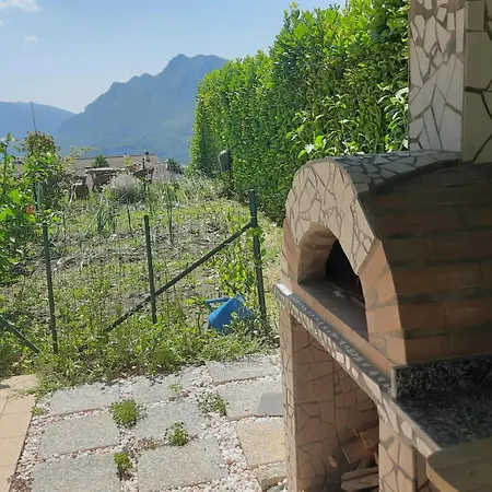 Sara - View, Garden & Private Parking