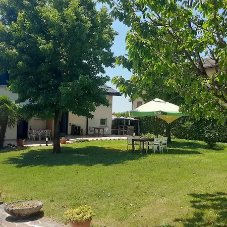 Villa Sara - View, Garden & Private Parking