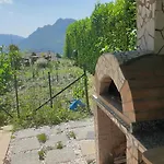 Sara - View, Garden & Private Parking